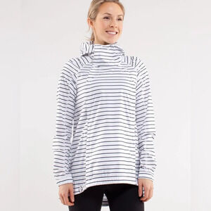 LULULEMON ATHLETICA Pack and Go Pullover in Quiet‎ Stripe Printed Deep Indigo